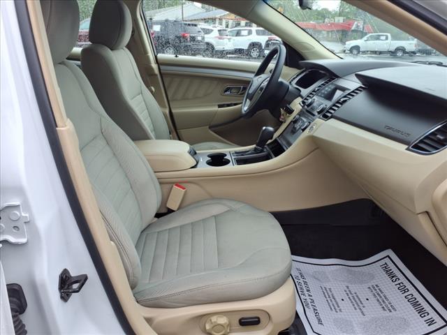 2017 Ford Taurus SE