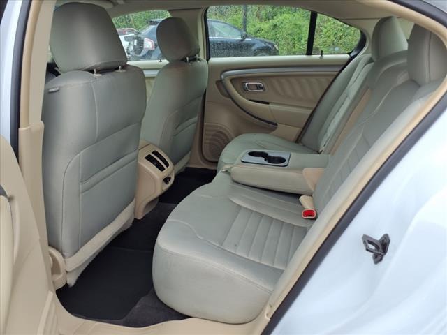 2017 Ford Taurus SE