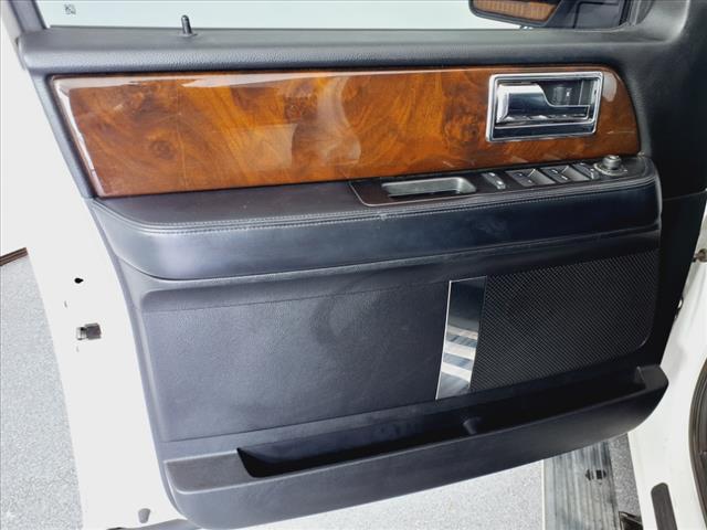 2017 Lincoln Navigator Select