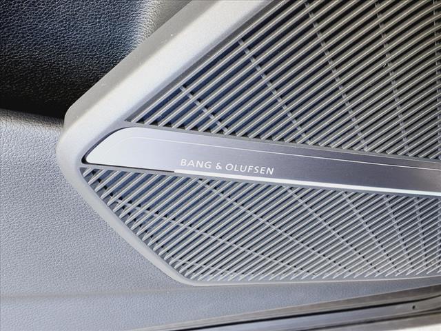 2023 Audi Q5 45 S line Prestige quattro