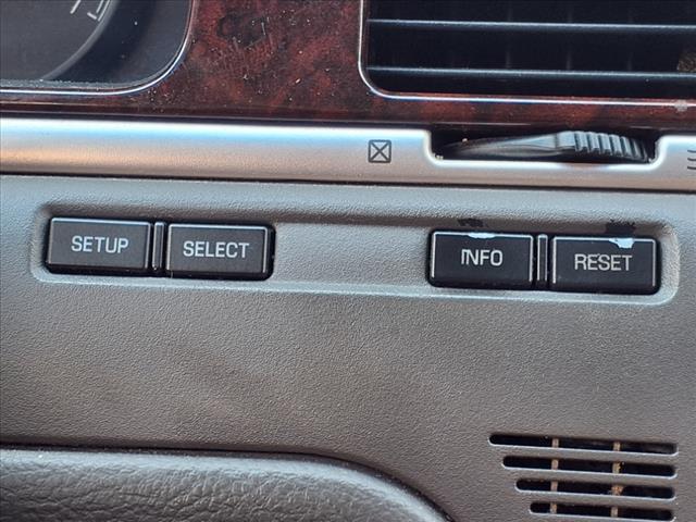 2011 Lincoln Town Car Signature Limited