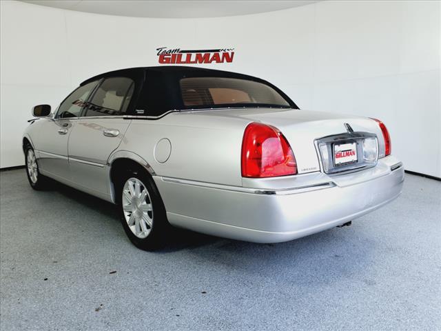 2011 Lincoln Town Car Signature Limited