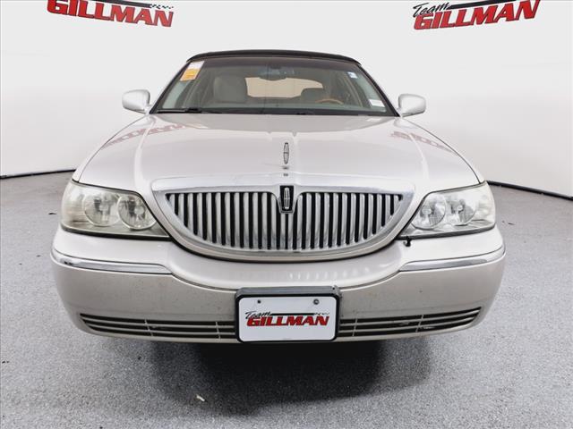 2011 Lincoln Town Car Signature Limited