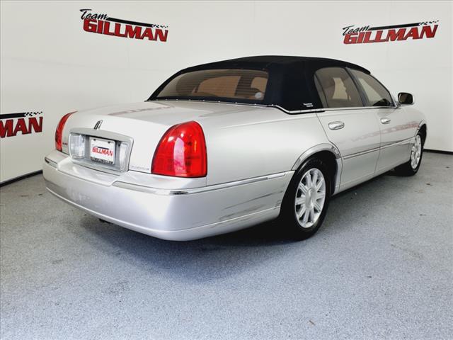 2011 Lincoln Town Car Signature Limited