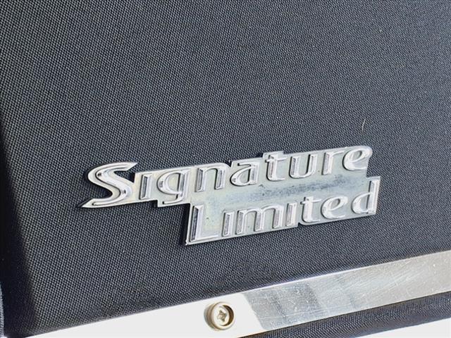 2011 Lincoln Town Car Signature Limited