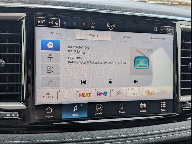 2025 Chrysler Pacifica Select