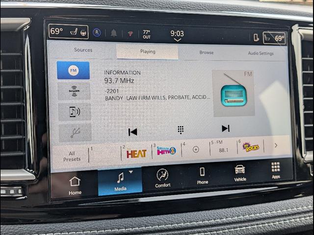 2025 Chrysler Pacifica Select