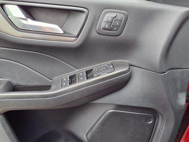 2022 Ford Escape Hybrid Titanium