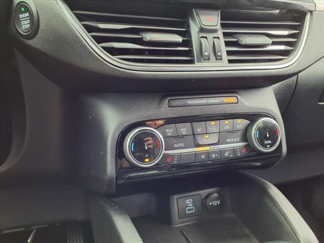 2022 Ford Escape Hybrid Titanium