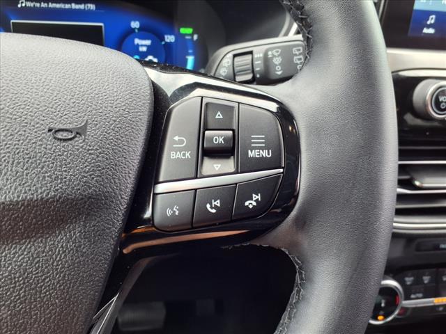 2022 Ford Escape Hybrid Titanium