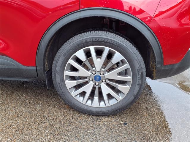 2022 Ford Escape Hybrid Titanium