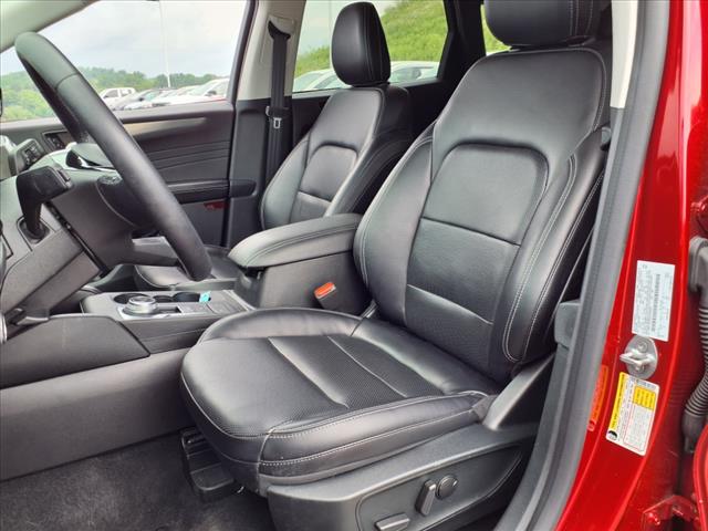 2022 Ford Escape Hybrid Titanium