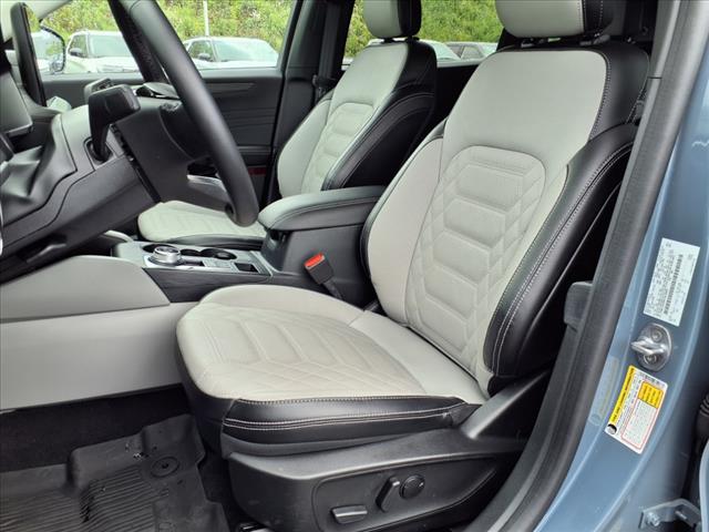 2023 Ford Escape Hybrid Platinum