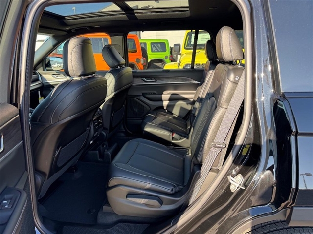 2025 Jeep Grand Cherokee L Limited:25-231