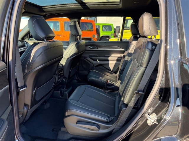 2025 Jeep Grand Cherokee L Limited:25-241