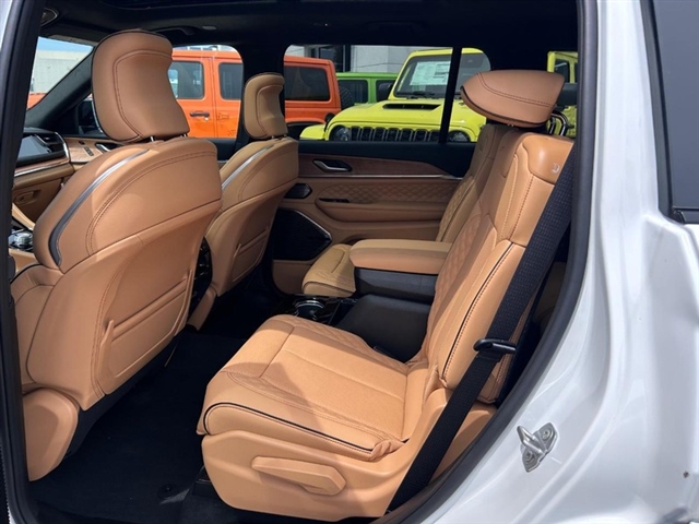 2025 Jeep Grand Cherokee L Summit Reserve
