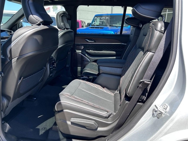 2025 Jeep Grand Cherokee L Summit
