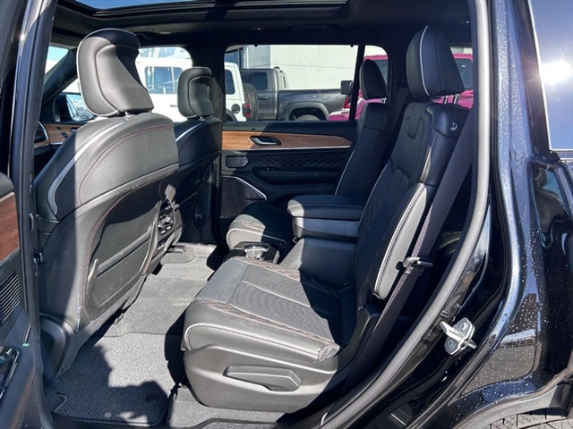 2024 Jeep Grand Cherokee L Summit Reserve