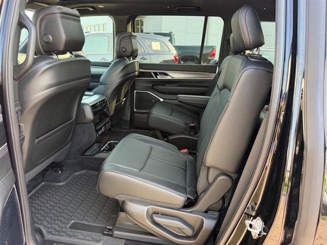 2026 Jeep Grand Wagoneer Upland:26-220