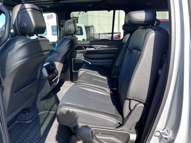 2024 Wagoneer Wagoneer Base