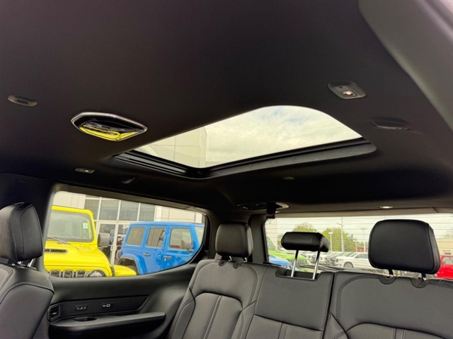 2026 Jeep Grand Wagoneer:26-108