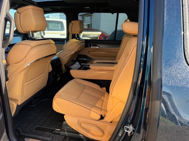 2026 Jeep Grand Wagoneer Summit Reserve:26-239