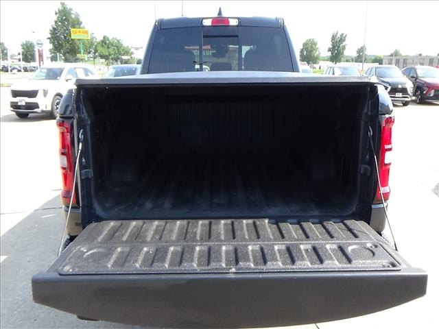 2025 RAM 1500 Warlock:C7064