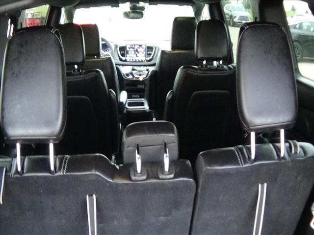 2025 Chrysler Pacifica Select:C6856