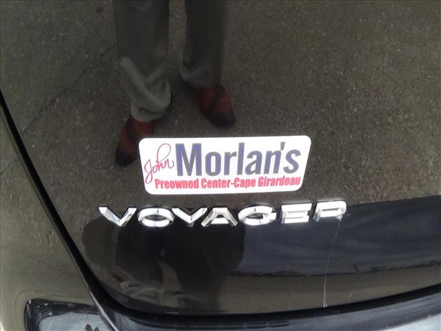 2023 Chrysler Voyager LX:C6861