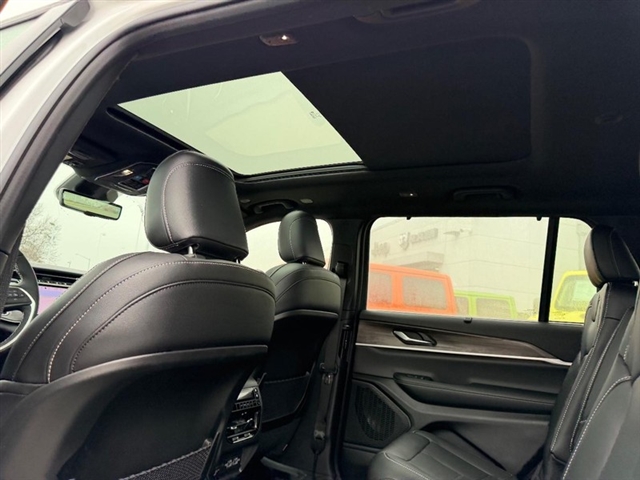 2025 Jeep Grand Cherokee L Limited:25-242