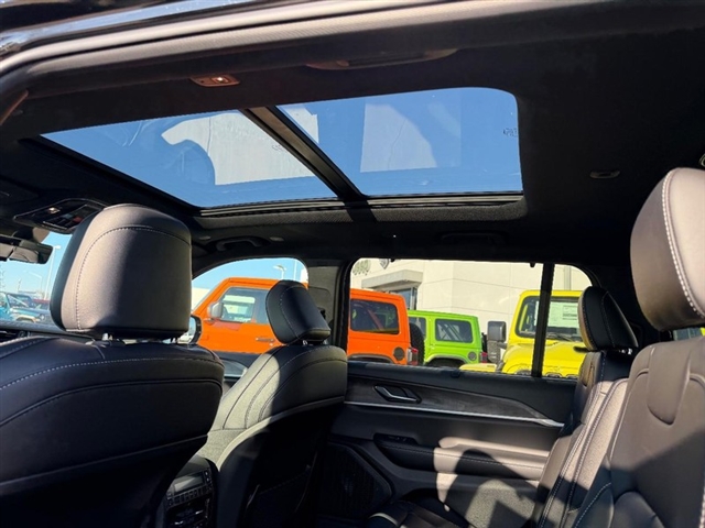 2025 Jeep Grand Cherokee L Limited:25-231