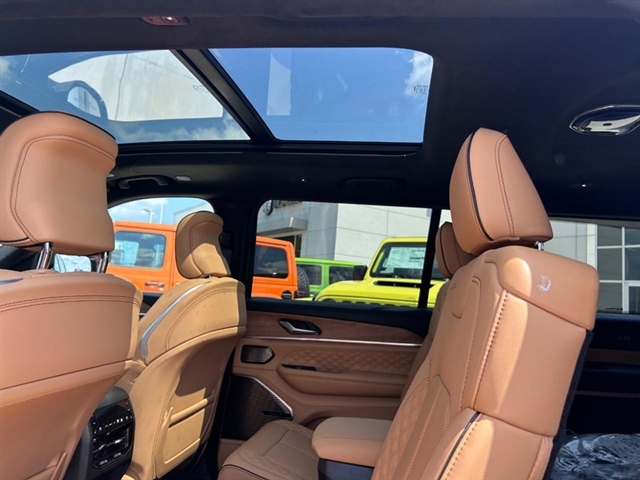 2025 Jeep Grand Cherokee L Summit Reserve