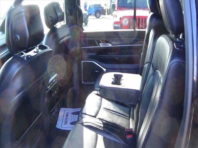 2024 Jeep Wagoneer L Series II:C6538