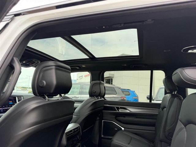 2026 Jeep Grand Wagoneer Upland:26-218
