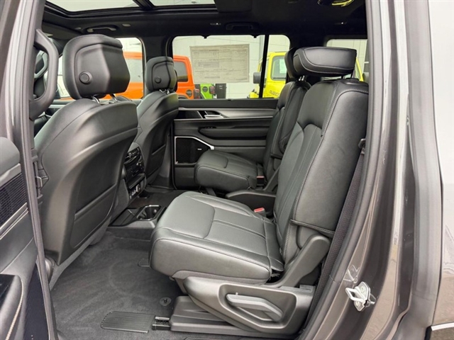 2026 Jeep Grand Wagoneer:26-088