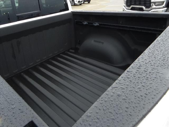 2025 RAM 1500 Big Horn:C7052