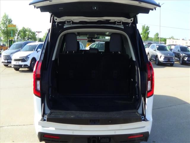 2025 Ford Expedition Active:C6888