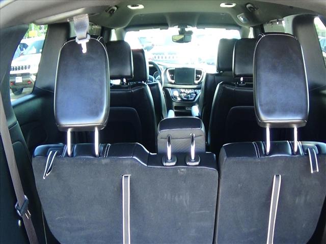 2025 Chrysler Pacifica Select:C6947