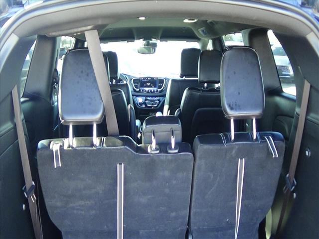 2025 Chrysler Pacifica Select:C6889
