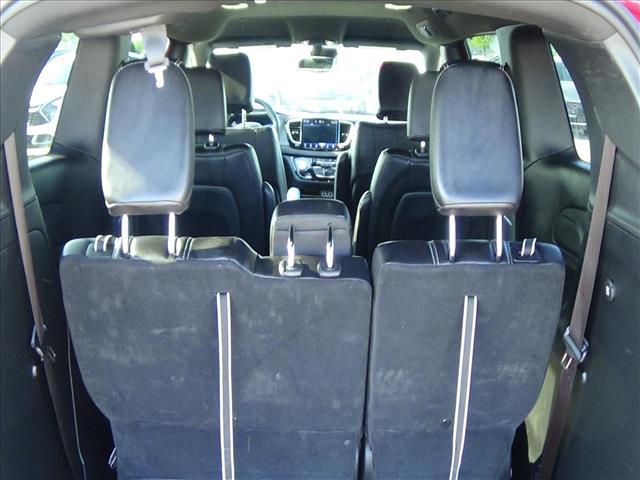 2025 Chrysler Pacifica Select:C6949