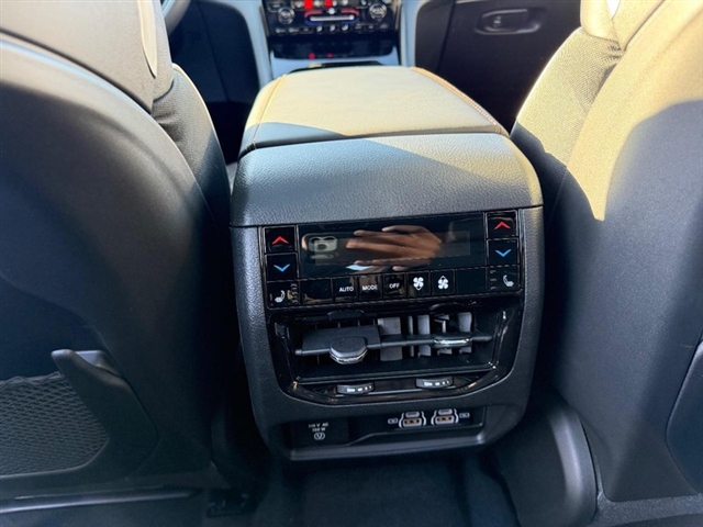 2025 Jeep Grand Cherokee L Summit:25-236