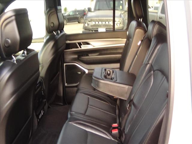 2025 Jeep Wagoneer L Base:C6864