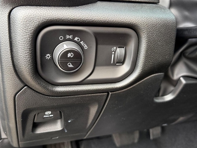 2026 RAM 1500 Express:26-223