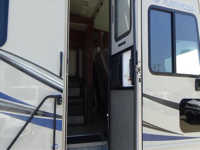 2016 Ford F-350 Super Duty Fleetwood Flair:C6758