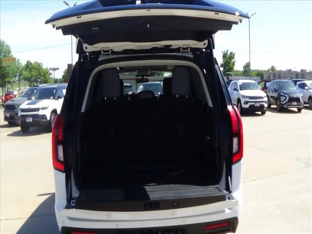 2025 Ford Expedition Active:C6948