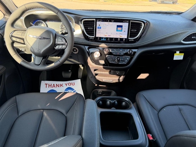 2026 Chrysler Pacifica Select:26-019