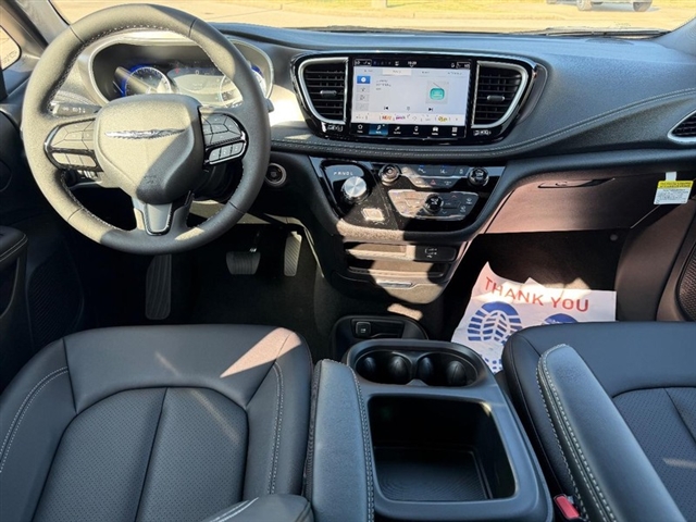 2026 Chrysler Pacifica Select:26-018