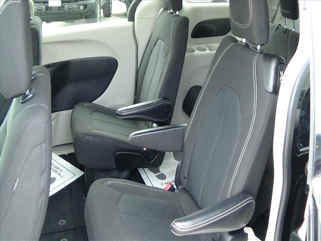 2023 Chrysler Voyager LX:C6861