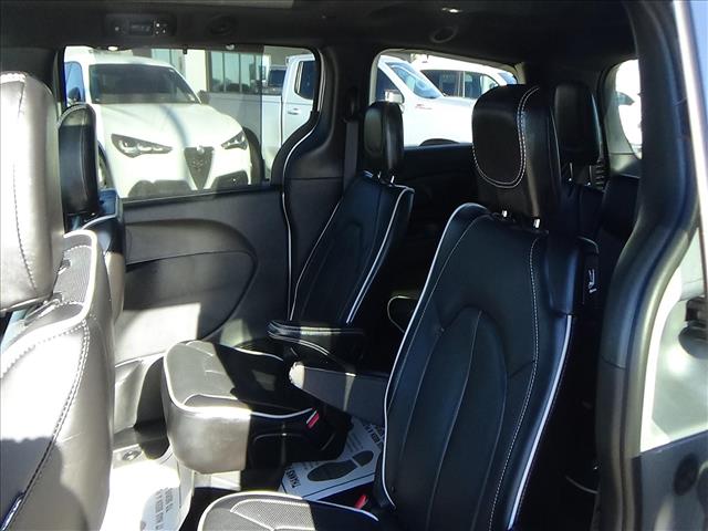 2026 Chrysler Pacifica Limited:C6983