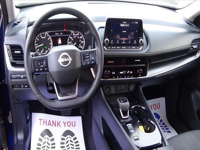 2025 Nissan Rogue SV:C6868